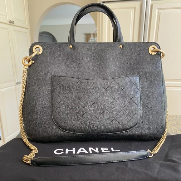 Chanel Large Shopping Tote 2017 collection - Picture 2 of 7